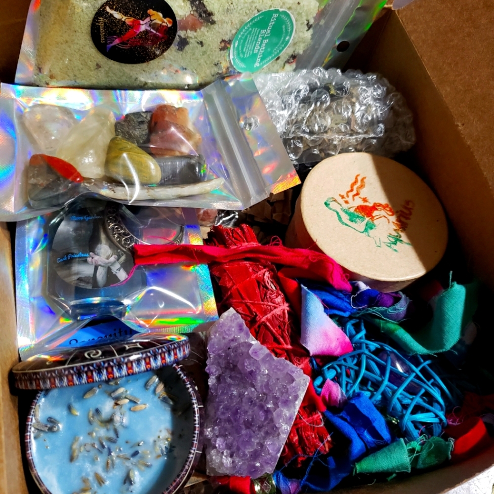 Zodiac birthday boxes